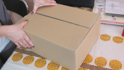 Karton klapowy klejony, opakowanie tekturowe wykonane z tektury trójwarstwowej szarej