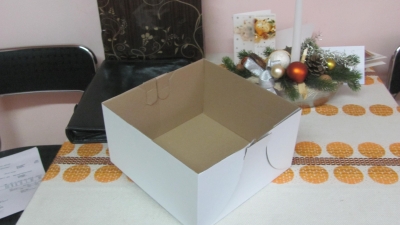 Pudełko składane wykonane z mikrofali jednostronnie białej