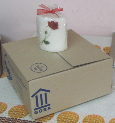 Karton klapowy, opakowanie tekturowe klejone, na twaróg w kostkach dużych, wykonany z tektury trójwarstwowej szarej