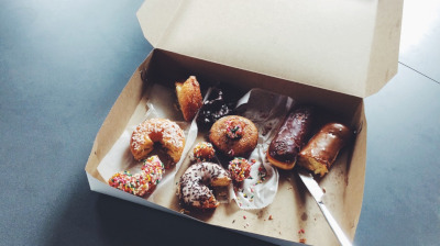 Opakowanie z tektury na placki, ciasta, torty, pieczywo i inne wyroby piekarniczo-cukiernicze